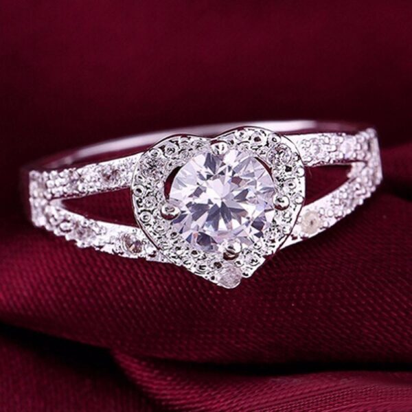 Chic Sterling Silver Crystal Heart Ring - Image 2