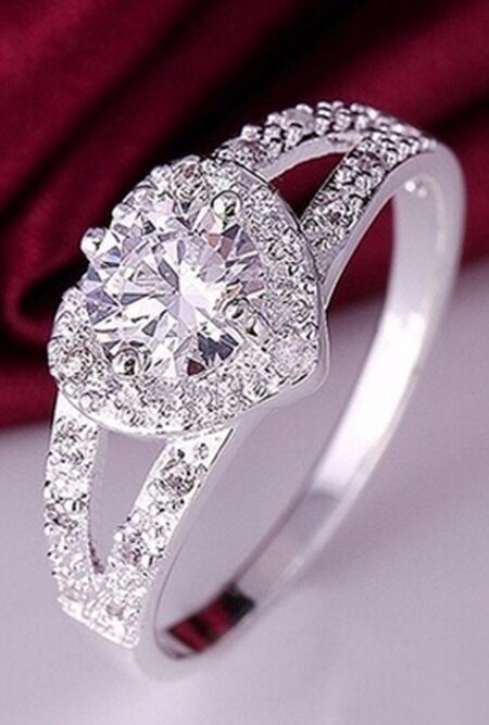 Chic Sterling Silver Crystal Heart Ring