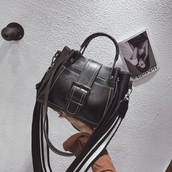 Retro Pu Leather  Large Capacity  Shoulder Bag - Image 4