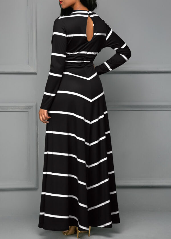 Cutout Back V Neck Printed Navy Maxi Dress - Image 6