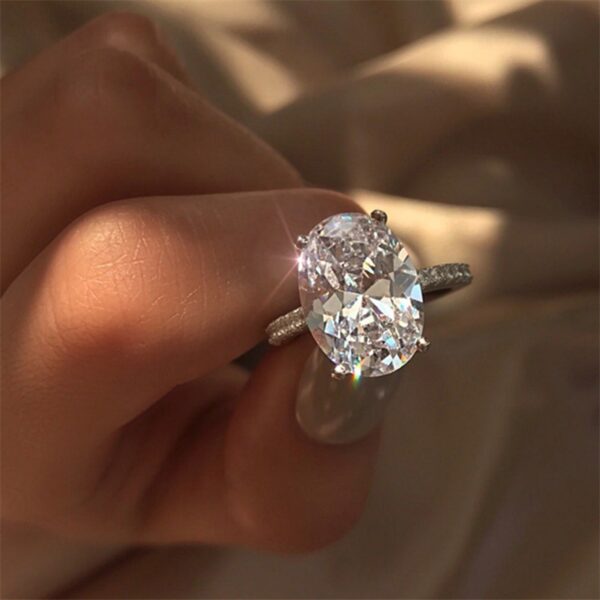 Gorgeous  Crystal White Zircon Stone Ring