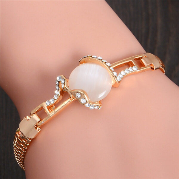 Stunning Gold Color Shiny Austrian Crystal Cat Eye Stone Bracelet