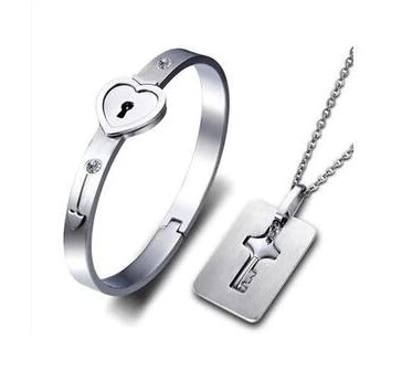 Stunning Stainless  Love Heart Lock Bracelet  Key Pendant Necklace Couples Set