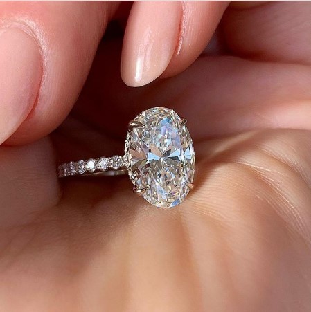 Dazzling Oval Finger  Brilliant CZ Stone Four Prong Ring