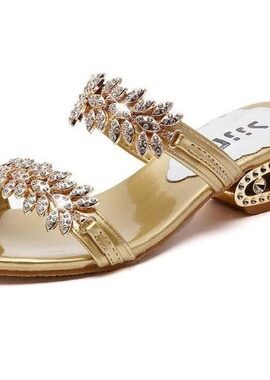 Fashionable  Rhinestone Outdoor Slippers Flip Flops